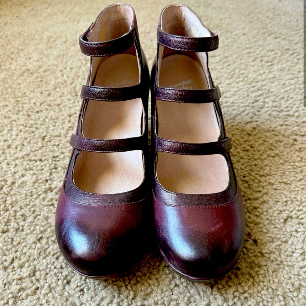 ••ISO•• Dansko Marlene Mary Jane